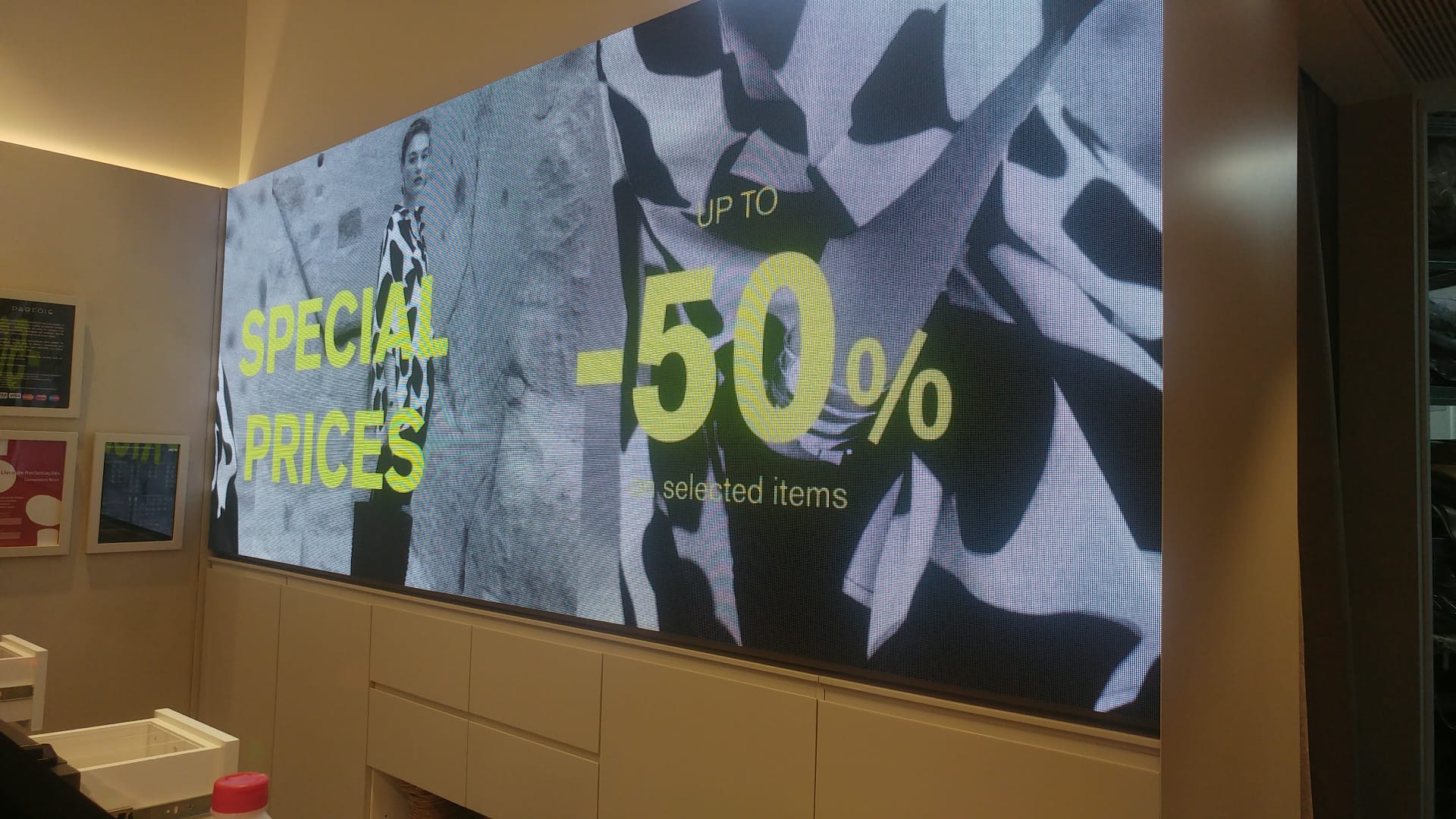 LED interior P1.5 Parfois retail digital signage altabox