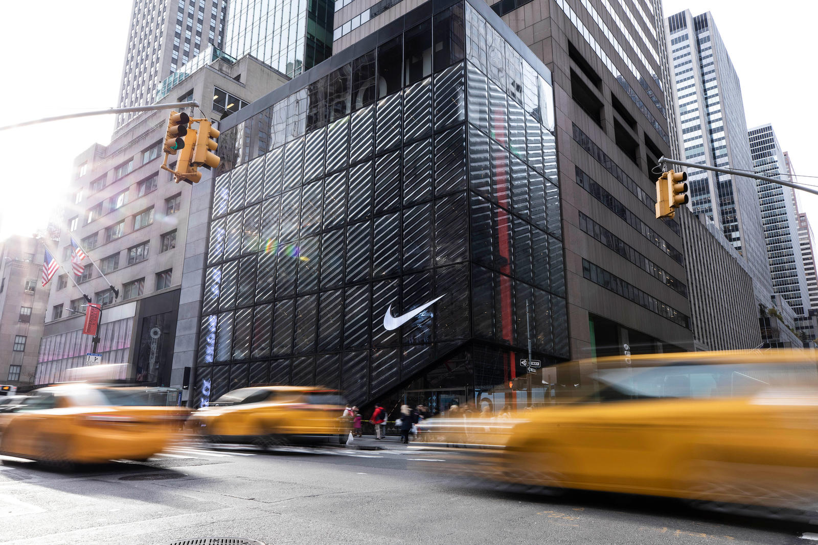 Giro de vuelta constantemente Dedos de los pies Nike revoluciona la experiencia de compra con su “House of Innovation” -  Altabox